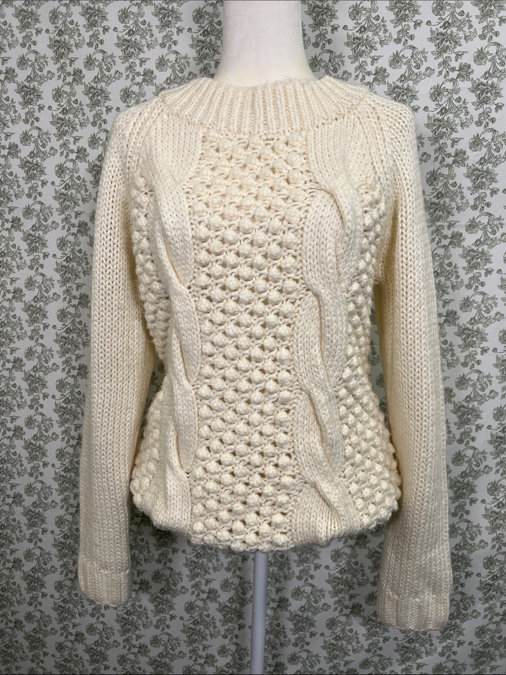Mossimo Supply Co. Cream Chunky Cable Knit Sweater - Size L